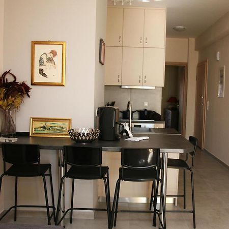 Lovely Sea Front Apartment Itea Bagian luar foto